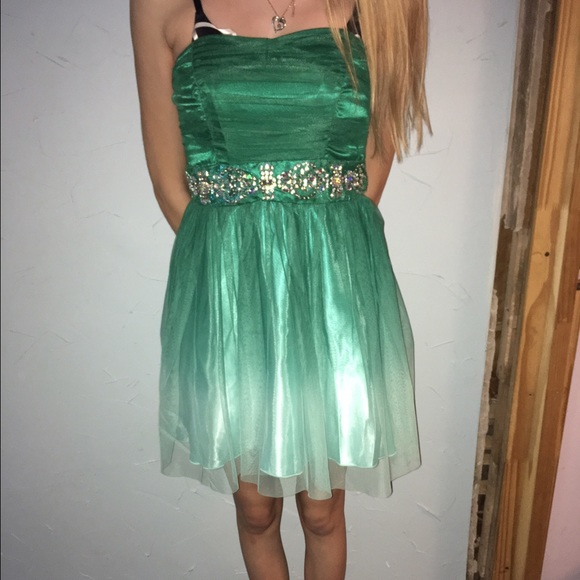 Green white ombre homecoming dress - Picture 2 of 4