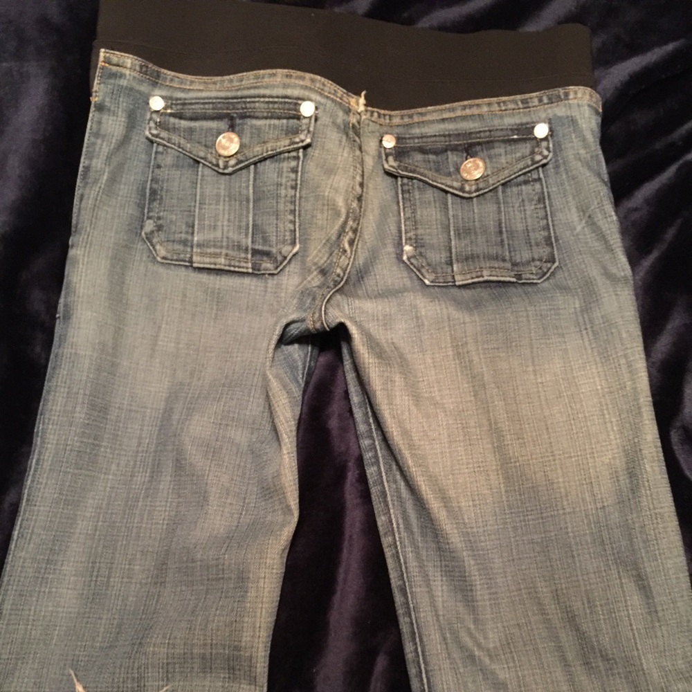 Victoria Beckham's Maternity Rock and Republic