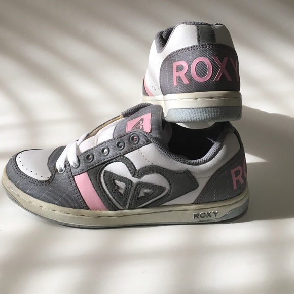 gray roxy shoes