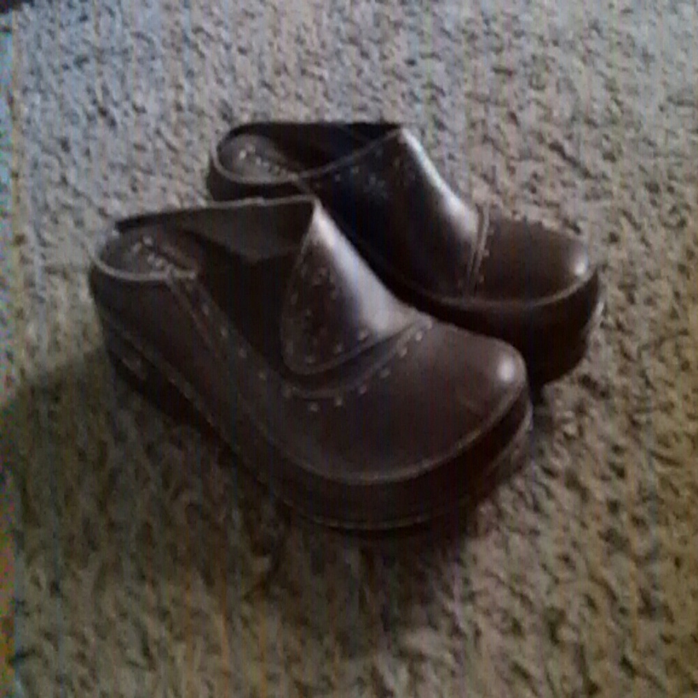 L'artiste nursing clogs