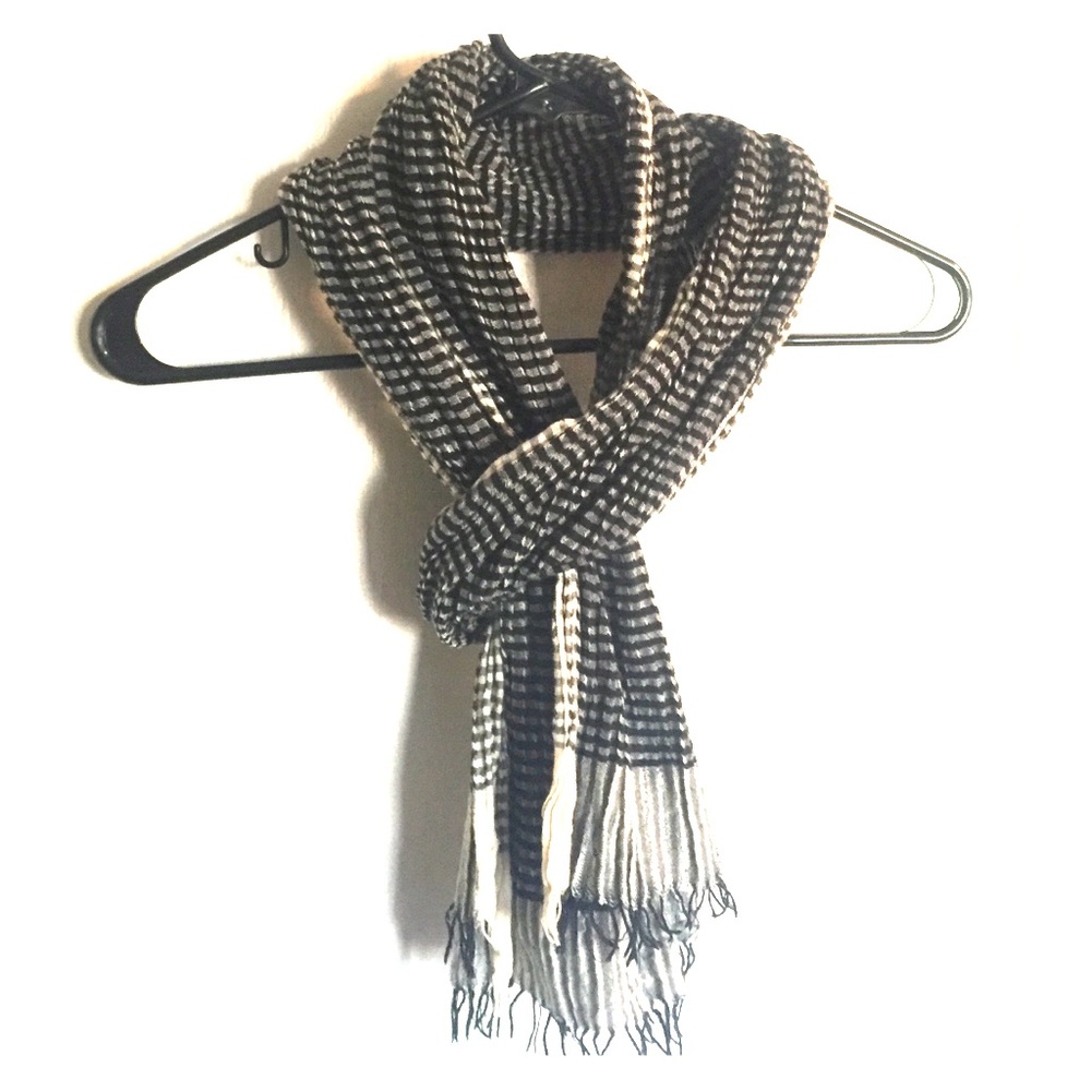 Black and white striped scarf