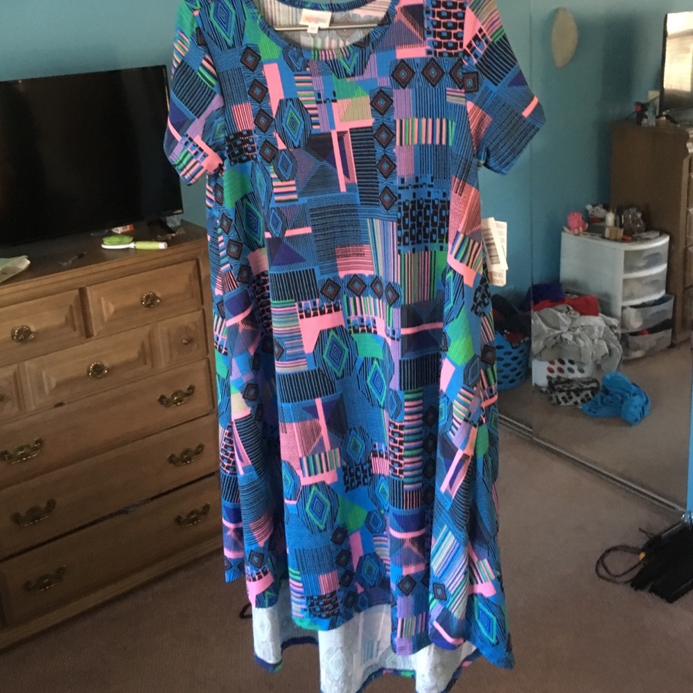 LULAROE Geometric Carly