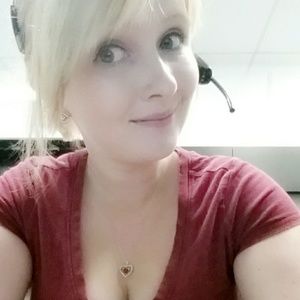 Meet your Posher, Caitlin