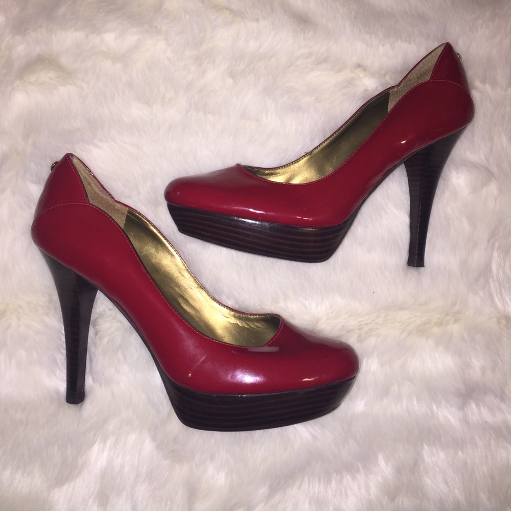 Red Guess Pumps