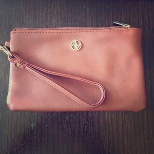 Adrienne Vittadini phone charging wristlet