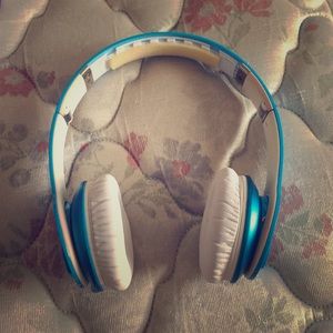 Beats solo baby blue