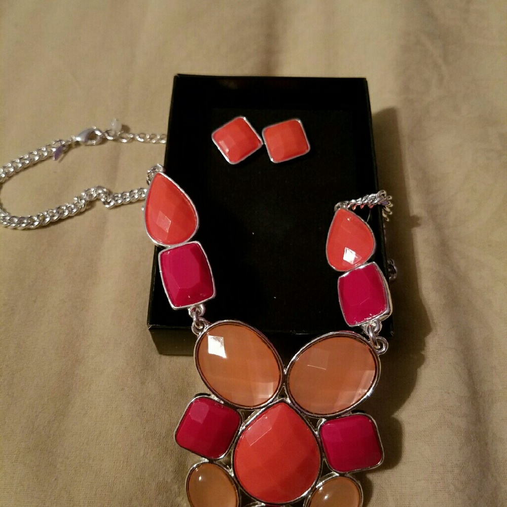 Necklace and earrings set