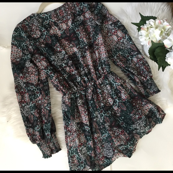 ❌SOLD❌Super Cute Romper - Picture 6 of 6