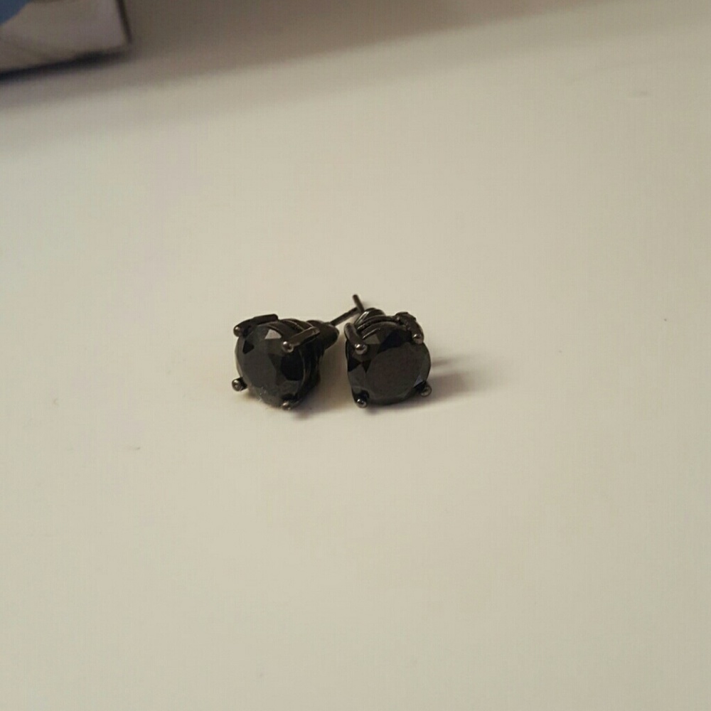 2 black cz studs