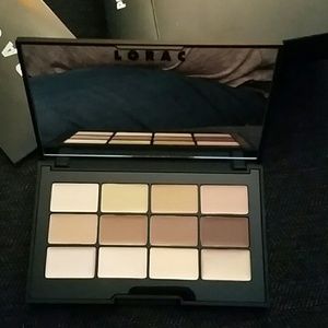 LORAC PRO Conceal/contour palette.