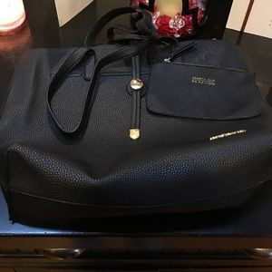 Kenneth Cole reaction purse and wristlit