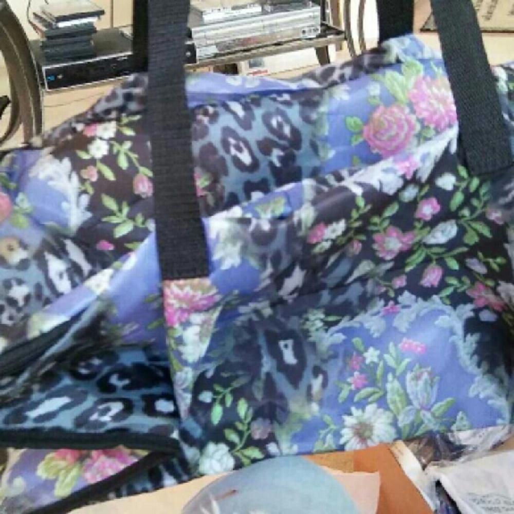 Avon traveler
