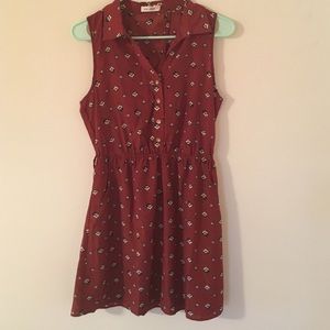 Vintage-Inspired Day Dress with Open/Draped Back