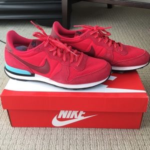 Nike Internationalist
