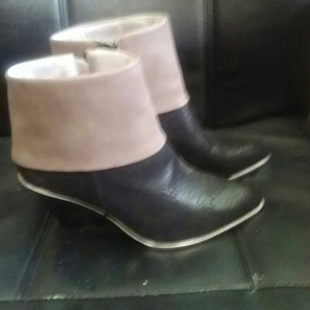 Short boots