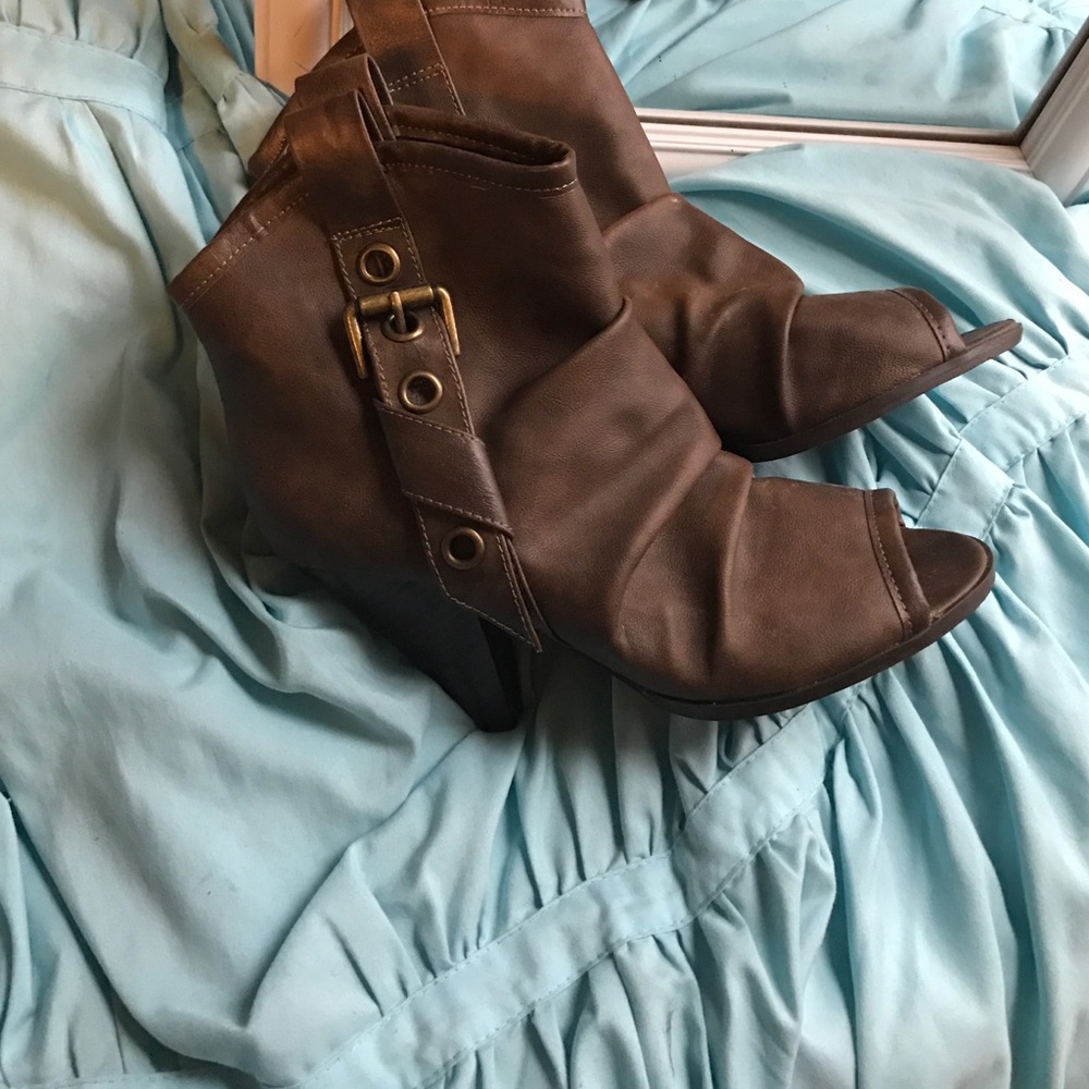Open toe bootie