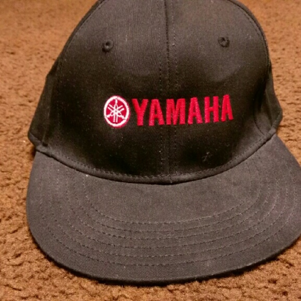 Yamaha flex fit hat size L/XL