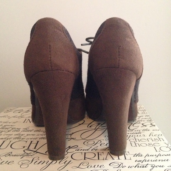 Oxford heels - Picture 3 of 4