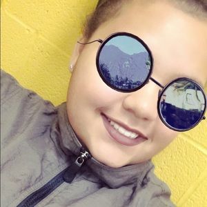 Meet your Posher, Cierra