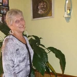 Meet your Posher, Elizabeth