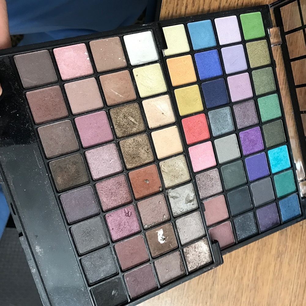 2 Elf Palettes + Free gifts