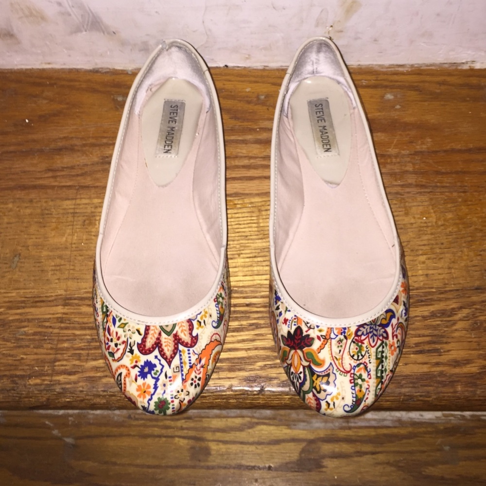 SALE!! Steve Madden flats 8 floral pretty!
