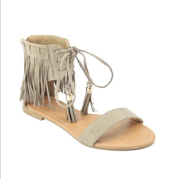 🚨Taupe fringe sandal🏝 - Picture 2 of 5