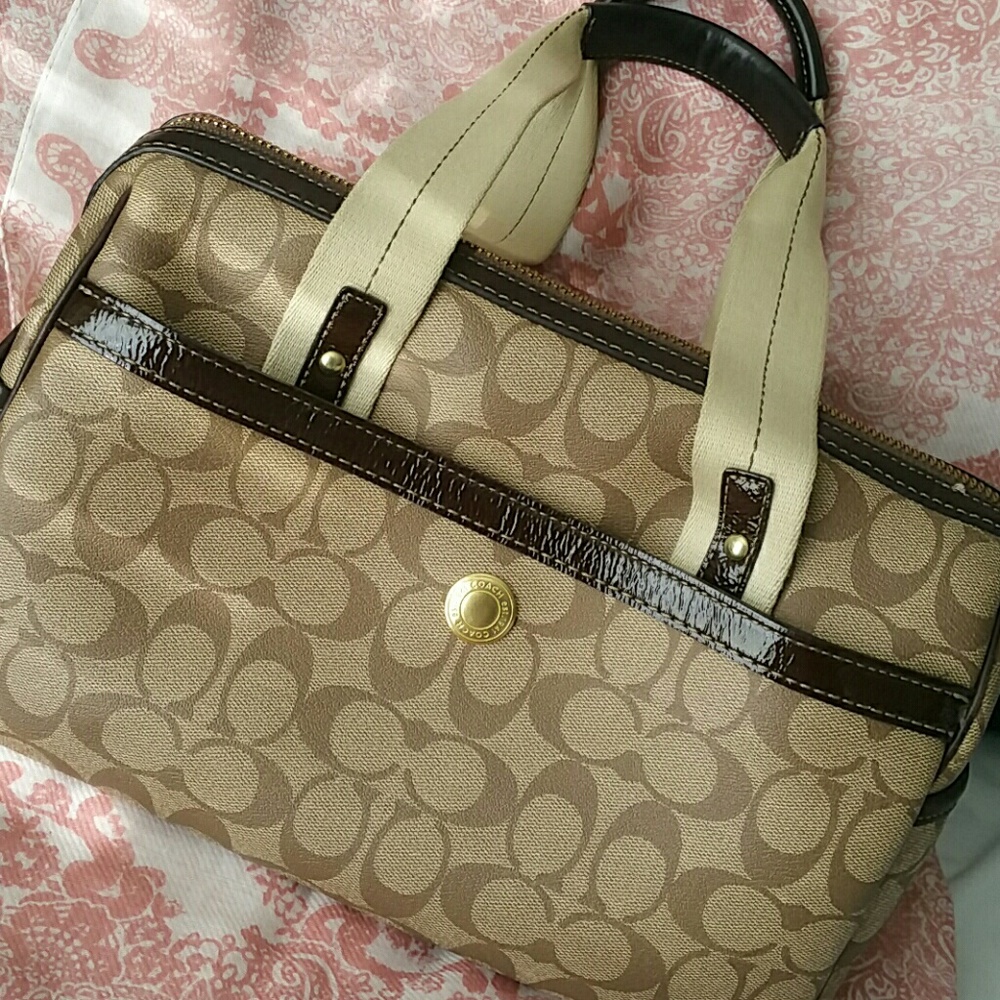 Handbag - Picture 3 of 4