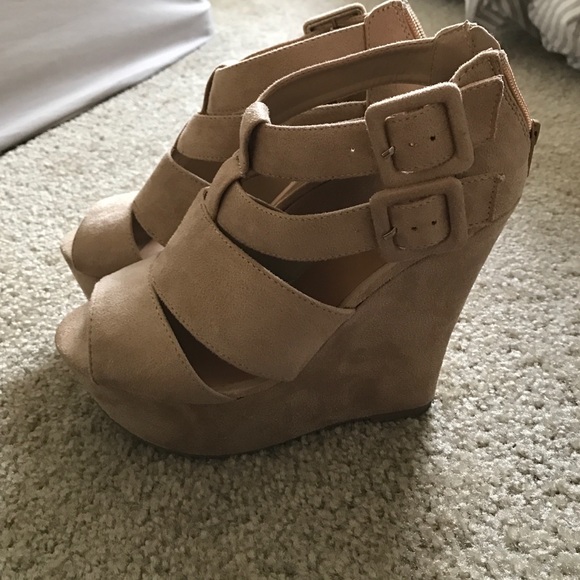 Oatmeal wedge sandals - Picture 2 of 3