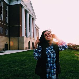 Meet your Posher, Claire