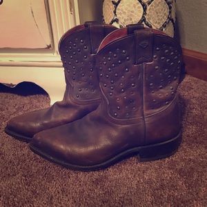 Harley Davidson short studded cowboy boots