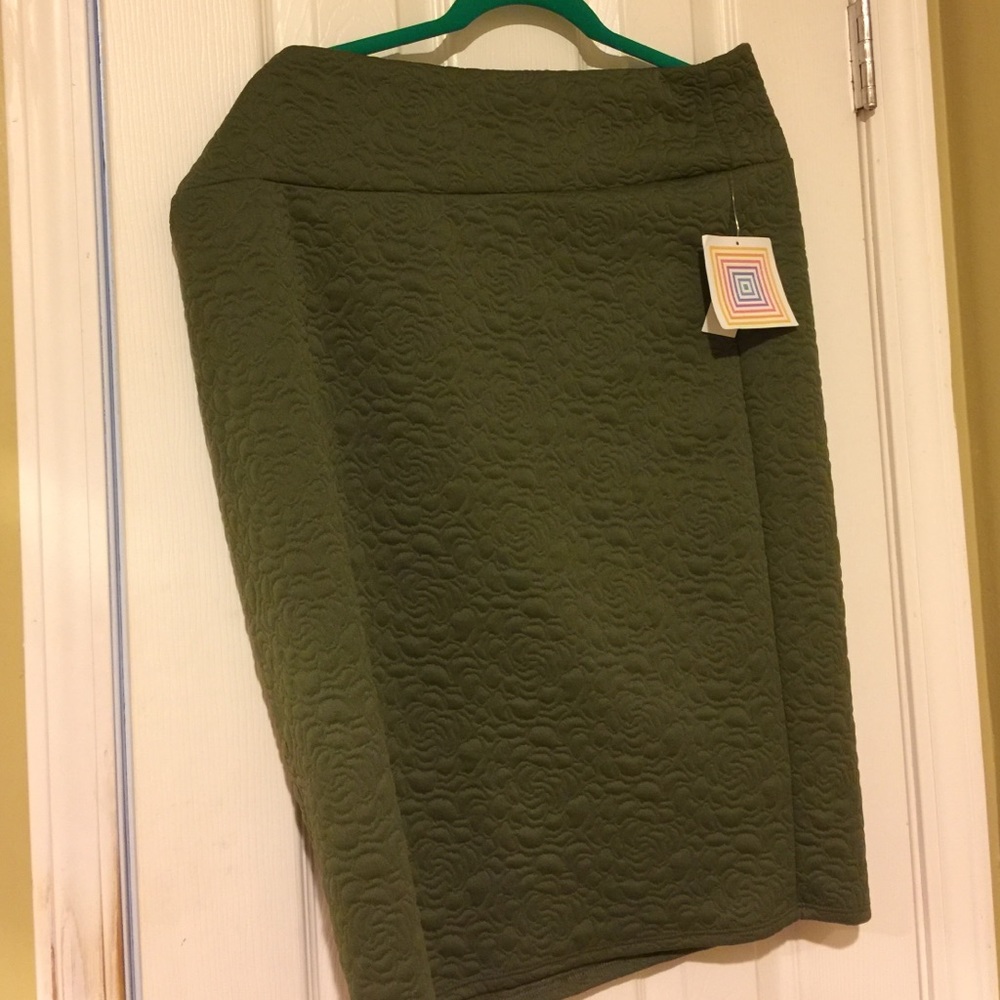 3x New LuLaRoe Cassie !