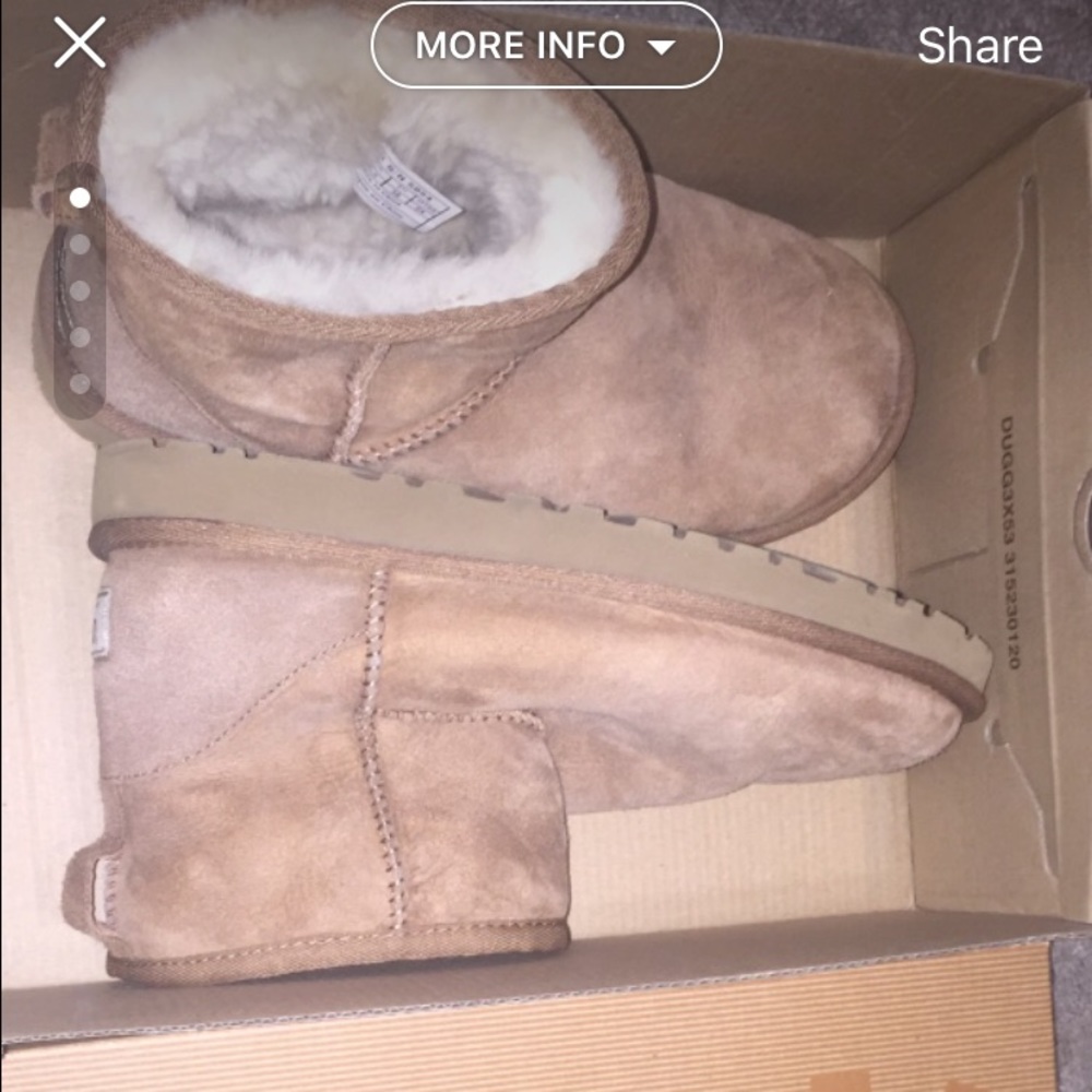 MINI UGGS SIZE 6/7