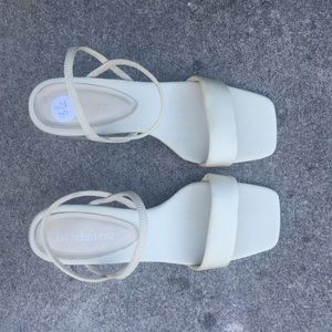 Vintage Cream Sandals