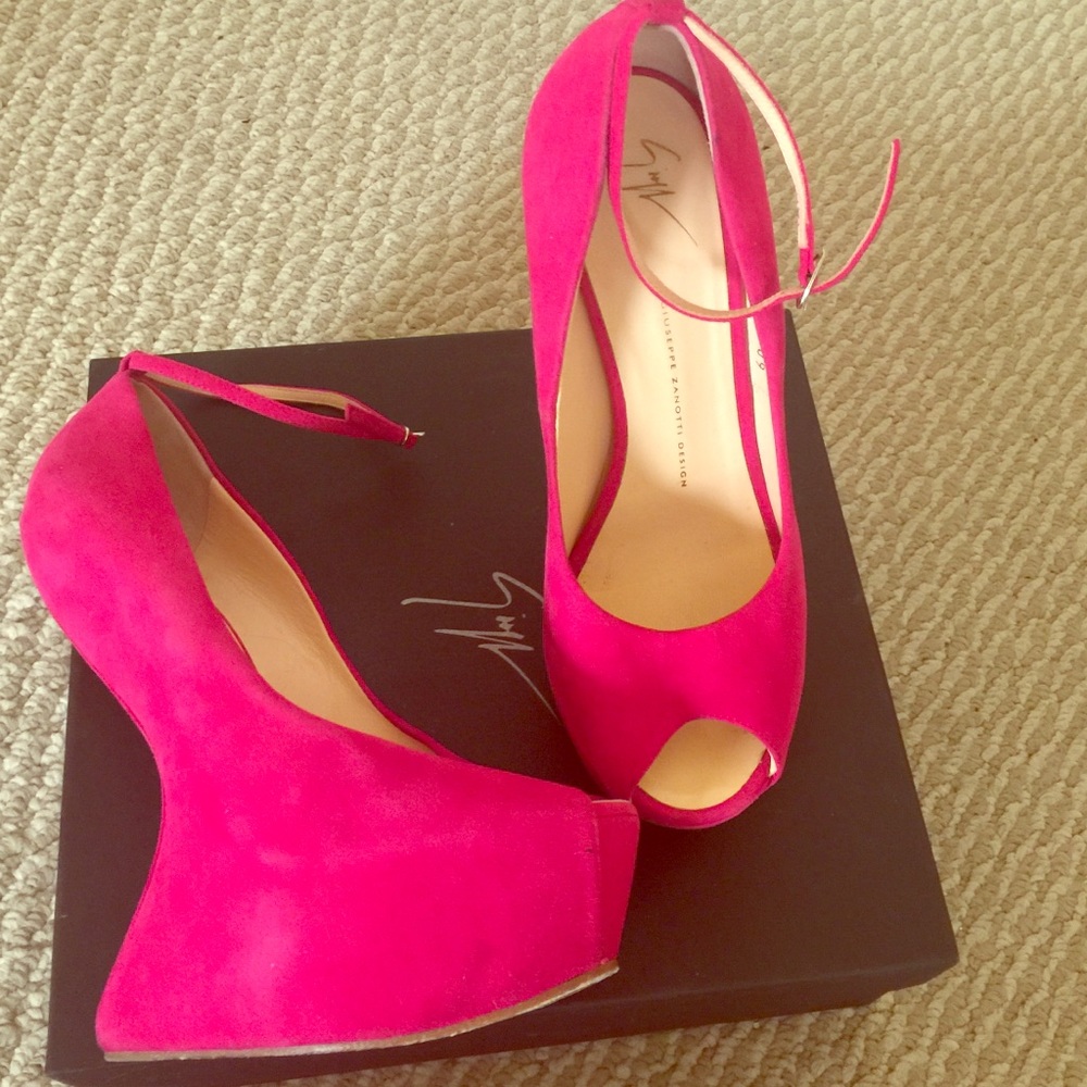 Giuseppe Zannotti size 40 (US 10)