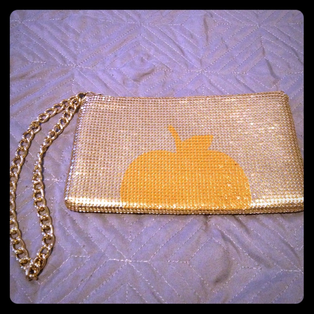 NWOT DKNY wristlet