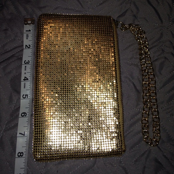 NWOT DKNY wristlet - Picture 4 of 4