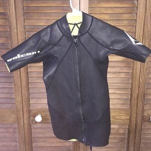 Volcom neoprene wetsuit top.