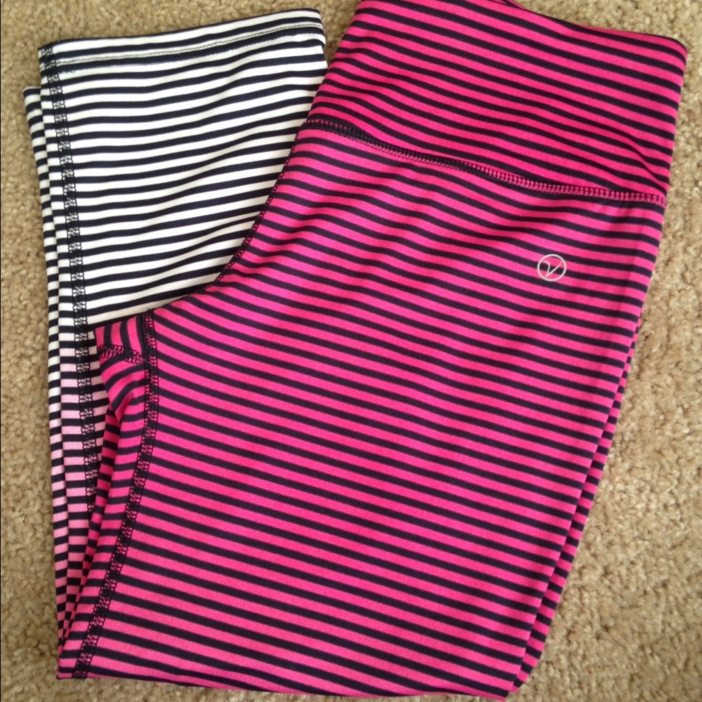 VOGO ombré stripe active crops!!