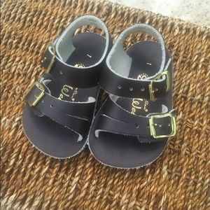 Gender Neutral • Leather • Sun-San Sea Wees