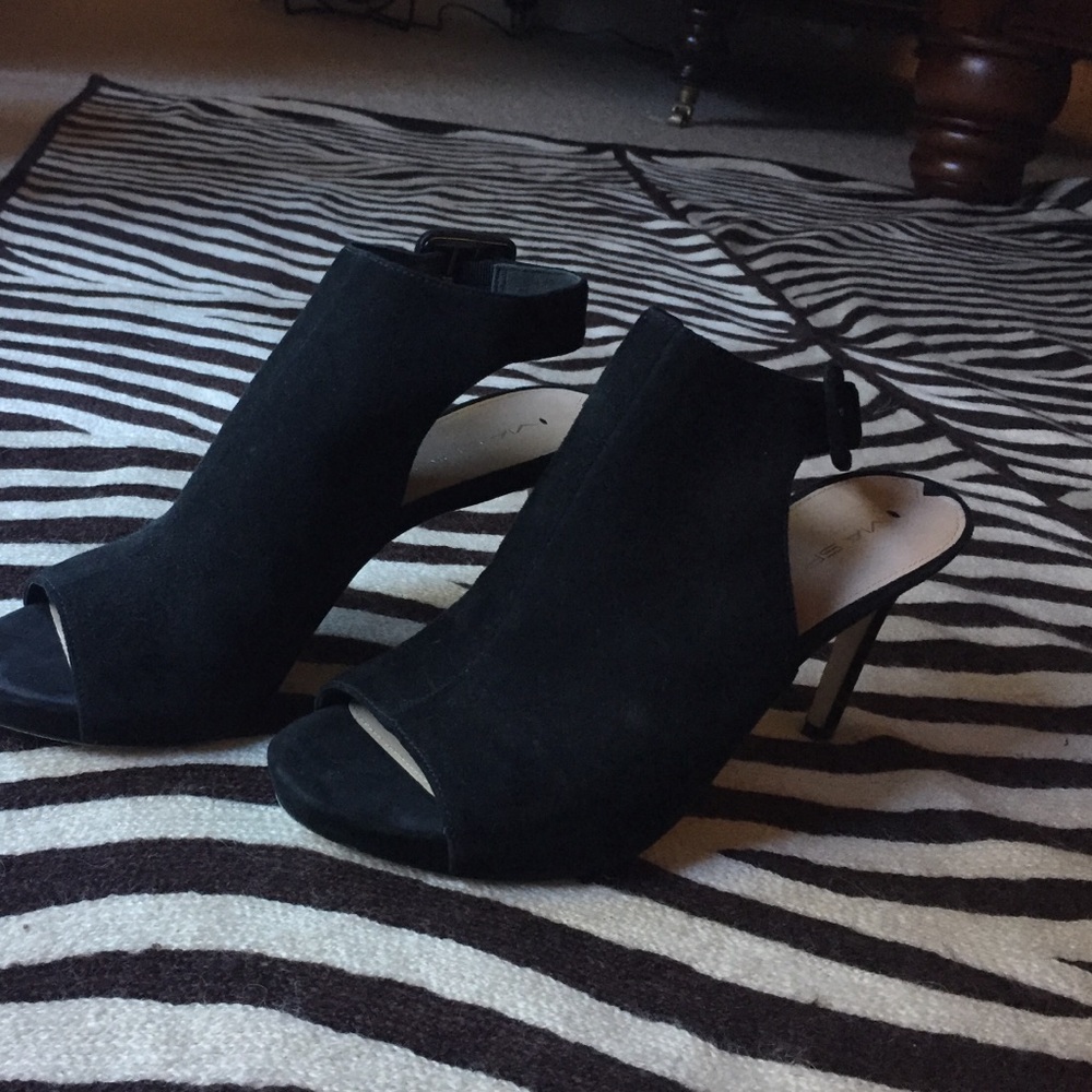Via Spiga suede heels