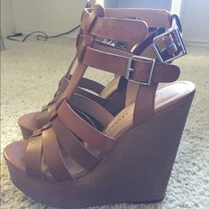 Brown Chinese Laundry wedges size 7.5