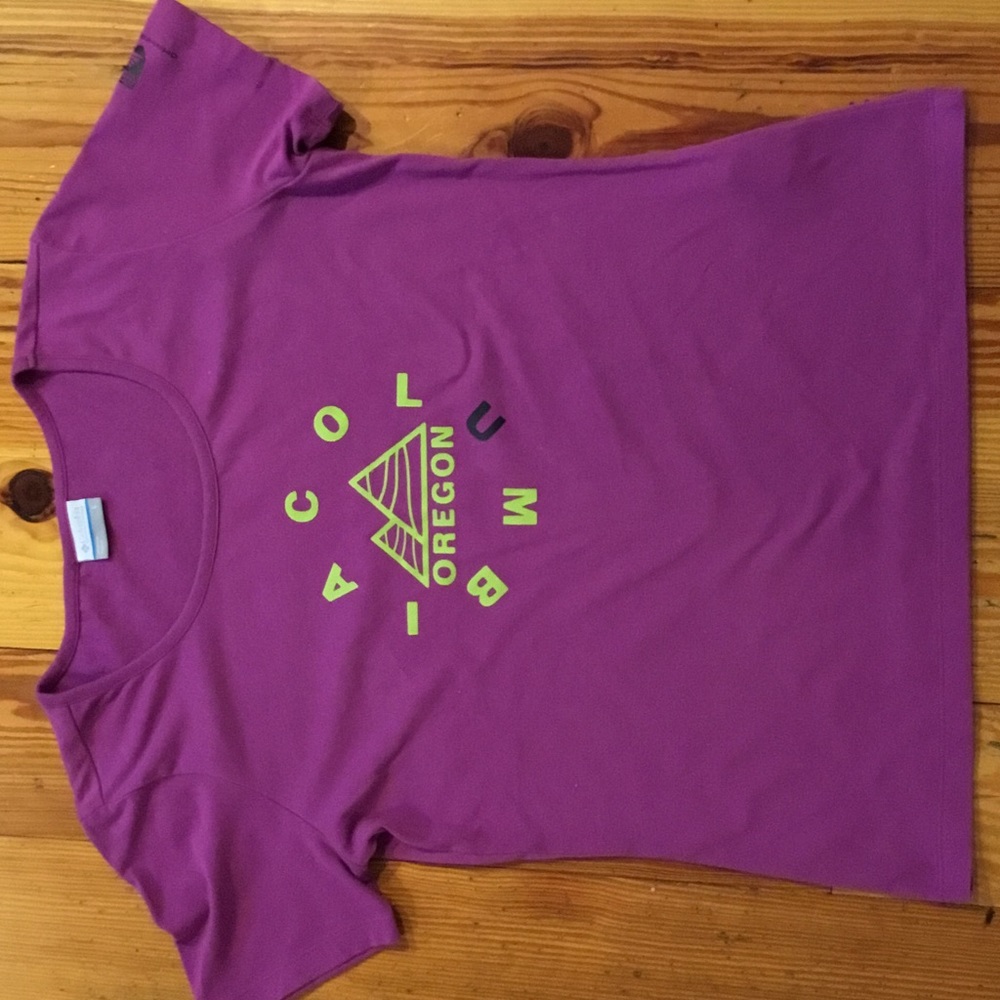 COLUMBIA tee MINT CONDITION