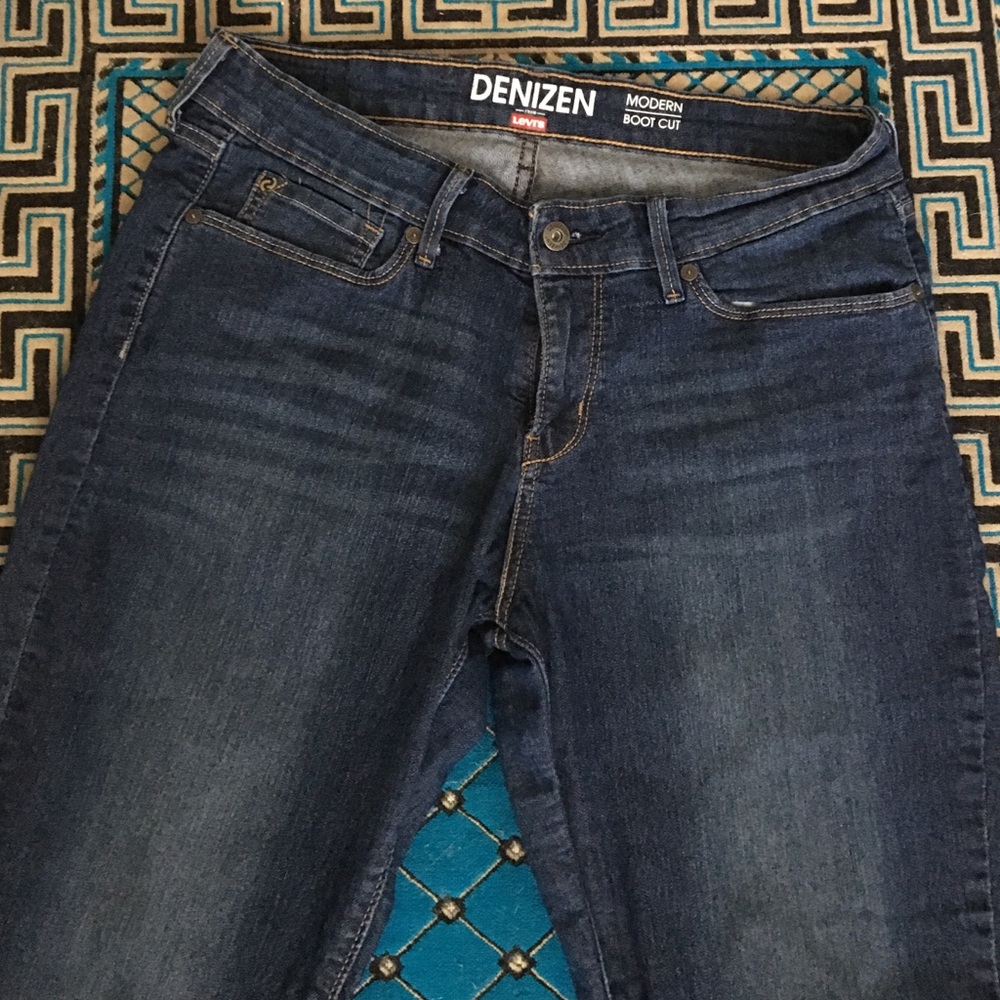 Levi's denizen bootcut jeans medium wash.