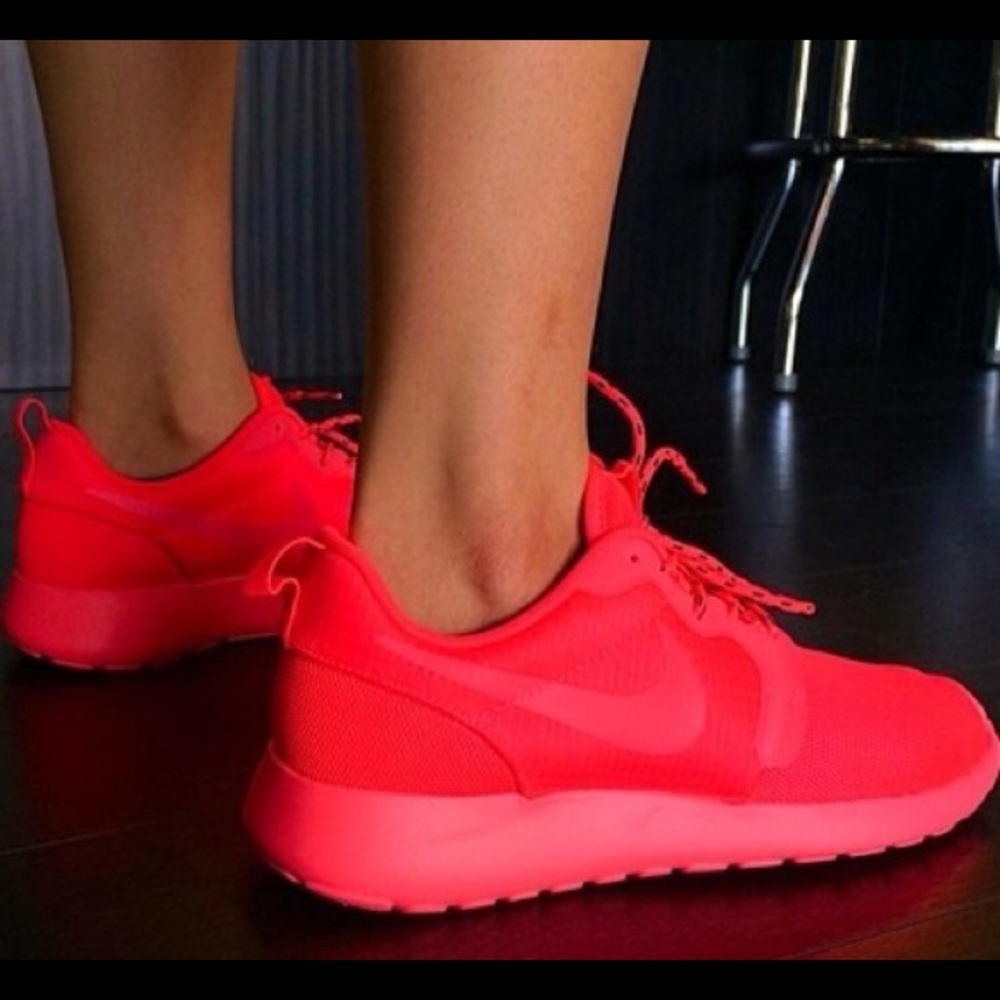 Nike roshe runs