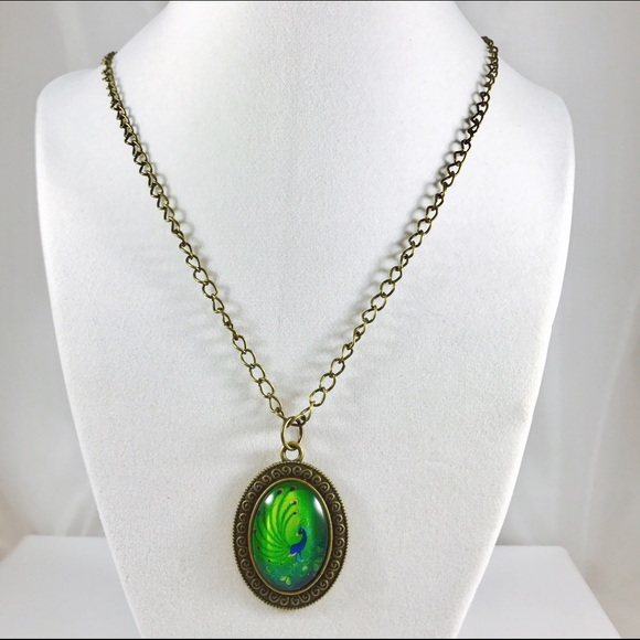 🆕💙💚Adorable peacock necklace - Picture 2 of 5