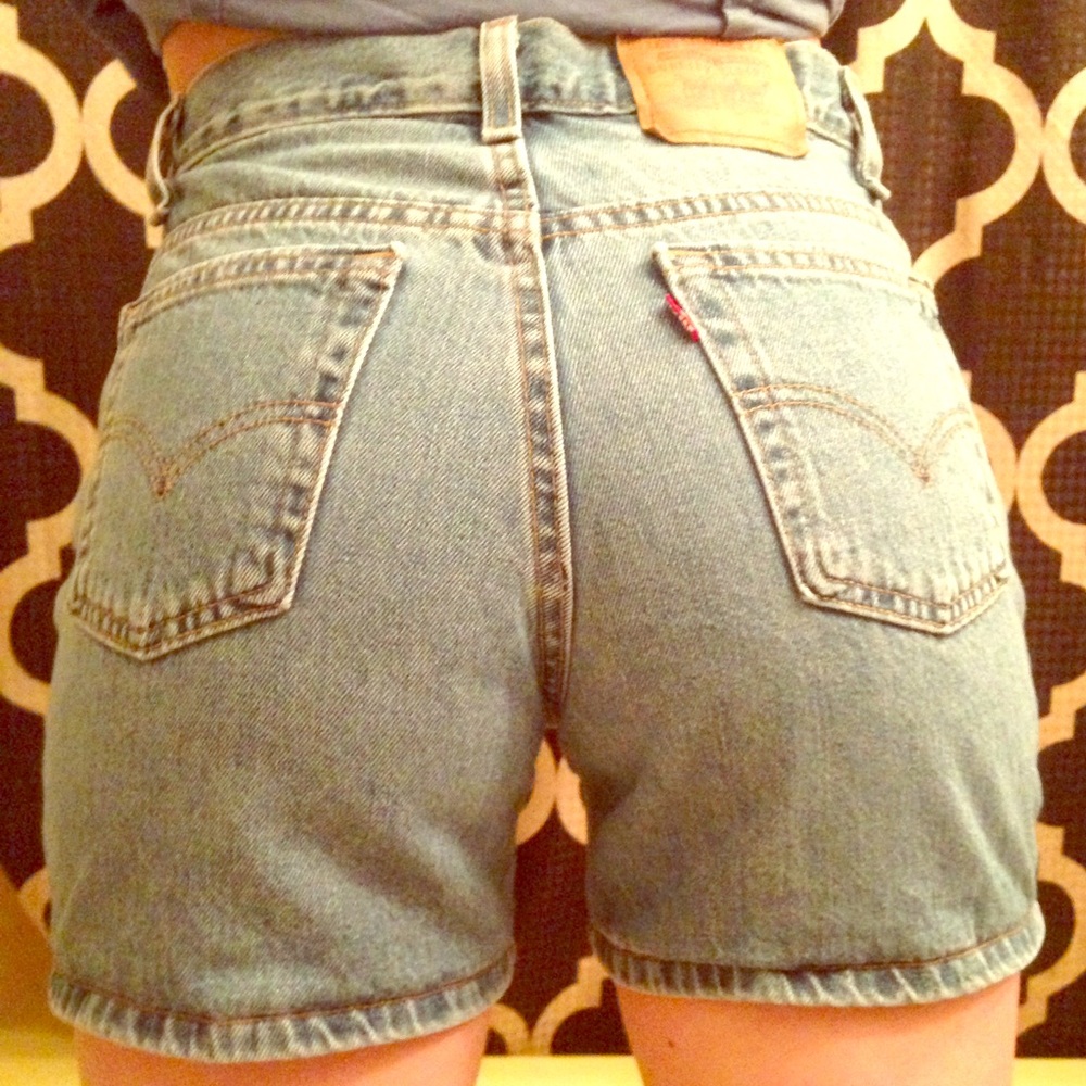 Levis high waisted shorts size 4
