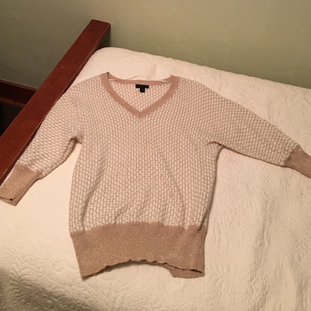 Dolman 3/4 sleeve light sweater.