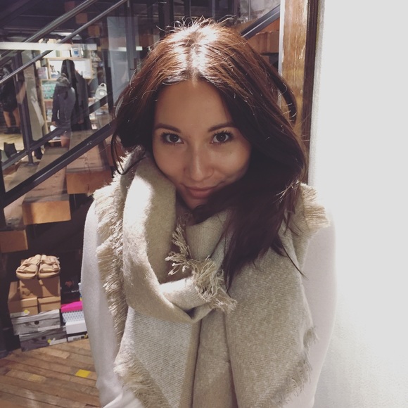 Meet your Posher, Kristin - Picture 5 of 7