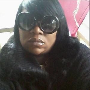 Meet your Posher, Dionne